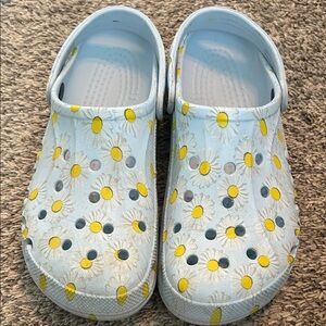 CROCS Light Blue Daisy Print Classic Clog Women’s 11